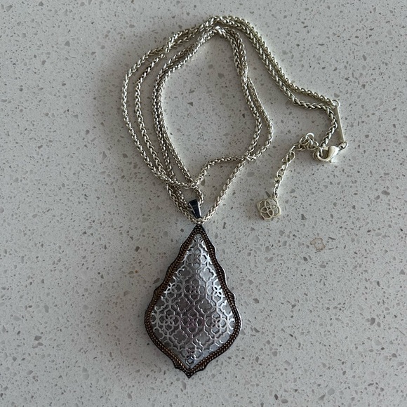Kendra Scott long gold/silver pendant necklace - Picture 1 of 1